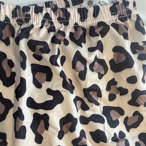 NWOT 2 Piece Leopard Print "BE KIND" PJ Pant and L/S Sleep Set-Size Small - Picture 3 of 3